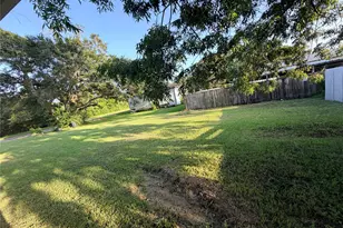 424 Baker Cir, Ames, TX 77575 - Photo 11