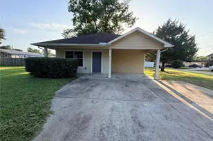 424 Baker Cir, Ames, TX 77575 - Photo 1