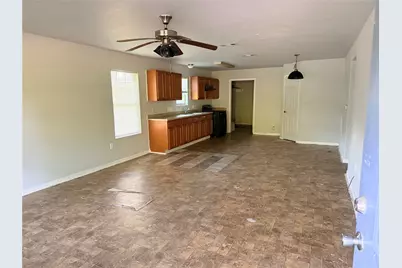 424 Baker Circle, Ames, TX 77575 - Photo 3