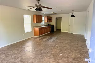 424 Baker Cir, Ames, TX 77575 - Photo 3
