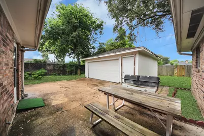 9126 Willow Meadow Drive, Houston, TX 77031 - Photo 5