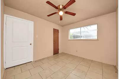 9126 Willow Meadow Drive, Houston, TX 77031 - Photo 17