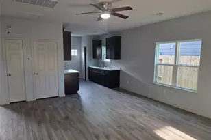 9918 Dipping Woods St, Houston, TX 77076 - Photo 5