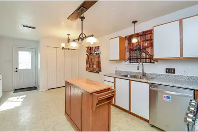 13837 Purplemartin Street, Houston, TX 77083 - Photo 11