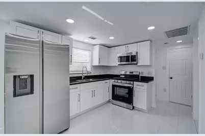 7530 Park Place Boulevard, Houston, TX 77087 - Photo 33