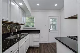 7530 Park Pl Blvd, Houston, TX 77087 - Photo 17