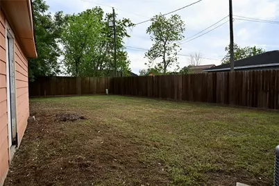 252 Bastrop Street, Angleton, TX 77515 - Photo 9