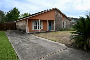 252 Bastrop St, Angleton, TX 77515 - Photo 1