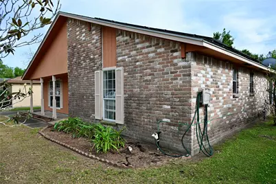 252 Bastrop Street, Angleton, TX 77515 - Photo 3