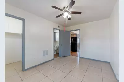 1800 N Wayside Drive Street #26, Houston, TX 77020 - Photo 11