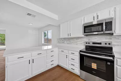 10102 Old Towne Lane, Sugar Land, TX 77498 - Photo 19