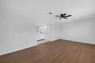 10102 Old Towne Ln, Sugar Land, TX 77498 - Photo 35