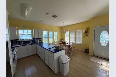 978 Mary Ann, Crystal Beach, TX 77650 - Photo 9