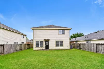 4435 Sprangletop Avenue, Baytown, TX 77521 - Photo 15