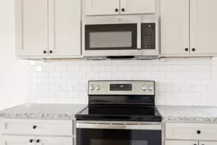 226 N Dixie St, Brenham, TX 77833 - Photo 11