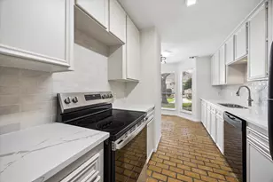 800 Country Pl Dr, Houston, TX 77079 - Photo 7