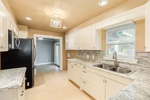 232 Birch St, Lake Jackson, TX 77566 - Photo 13