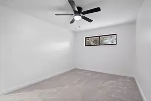 322 E Edgebrook Dr, Houston, TX 77034 - Photo 31