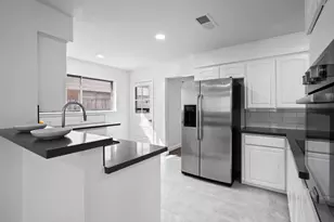 322 E Edgebrook Dr, Houston, TX 77034 - Photo 7