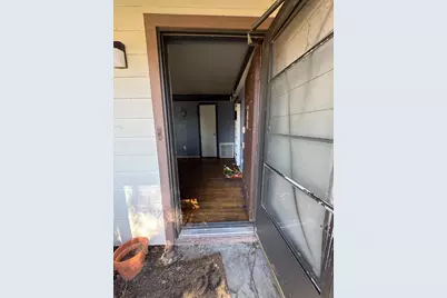 913 Southampton Street, Angleton, TX 77515 - Photo 3