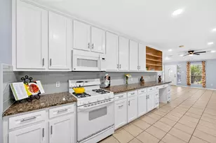 2135 Falling Oaks Rd, Houston, TX 77038 - Photo 27