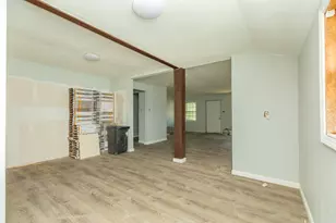 1130 W 8th St, Freeport, TX 77541 - Photo 9