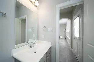 2011 Royal Landing Dr, Houston, TX 77045 - Photo 9