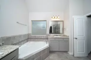 2011 Royal Landing Dr, Houston, TX 77045 - Photo 21
