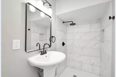 8034 Ridgeview Drive, Houston, TX 77055 - Photo 15