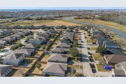 830 Paradise Road, Baytown, TX 77521 - Photo 31