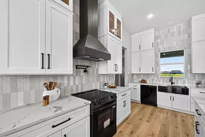 484 Angus Trail, Angleton, TX 77515 - Photo 11