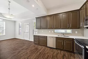 2624 Detering St, Houston, TX 77007 - Photo 7