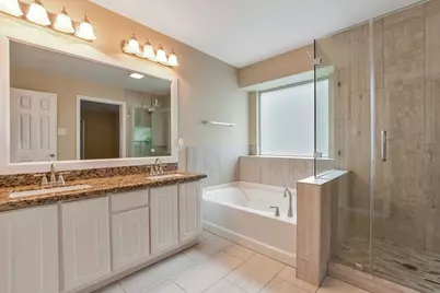 74 S Wynnoak Circle, The Woodlands, TX 77382 - Photo 19