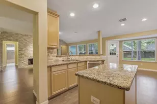 74 S Wynnoak Cir, The Woodlands, TX 77382 - Photo 13