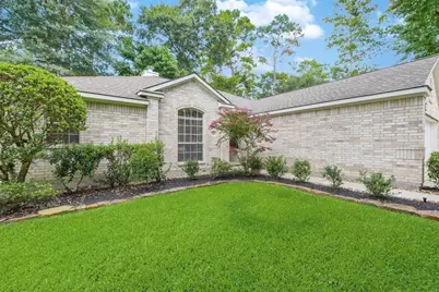 74 S Wynnoak Circle, The Woodlands, TX 77382 - Photo 1