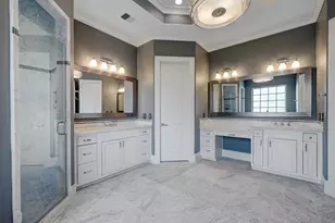 1602 E Rose Terrace Ln, Houston, TX 77055 - Photo 15