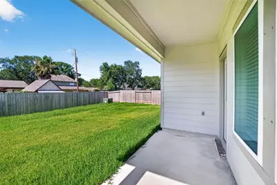 407 Robin Street, Angleton, TX 77515 - Photo 37