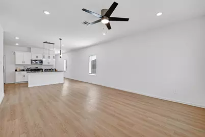 407 Robin Street, Angleton, TX 77515 - Photo 9