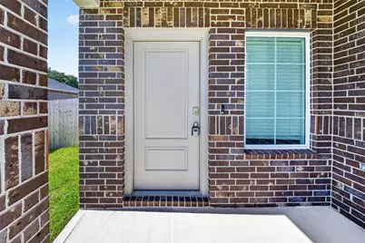 407 Robin Street, Angleton, TX 77515 - Photo 5