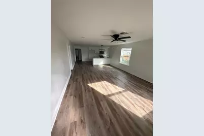 1404 Des Jardines Street, Houston, TX 77023 - Photo 11