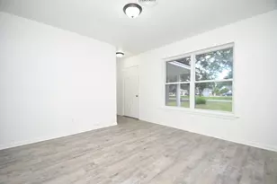 4711 Illinois St, Dickinson, TX 77539 - Photo 5