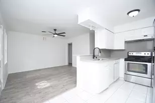 4711 Illinois St, Dickinson, TX 77539 - Photo 13