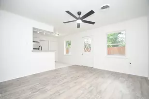 4711 Illinois St, Dickinson, TX 77539 - Photo 7