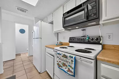 3993 Tanglewilde Street #3993, Houston, TX 77063 - Photo 11