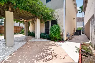 6035 N Arrowana Ln, Houston, TX 77036 - Photo 47