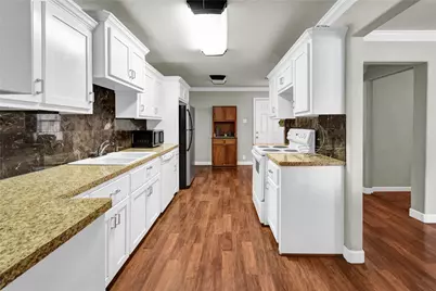 513 Farrer Street, Angleton, TX 77515 - Photo 5