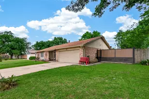1915 Delphi Ln, Houston, TX 77067 - Photo 3