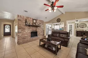 1915 Delphi Ln, Houston, TX 77067 - Photo 7