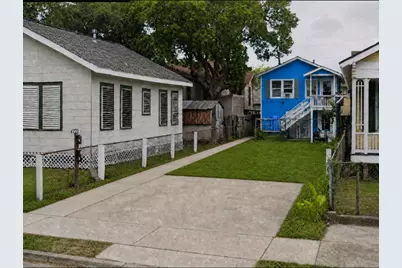4724 Avenue Q 1/2, Galveston, TX 77551 - Photo 3