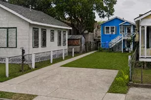 4724 Ave Q 1/2, Galveston, TX 77551 - Photo 3